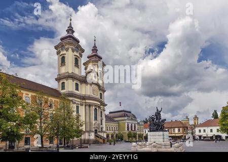 Die St. Antonius Kirche in Padua ist das dominante Gebäude auf dem Dobo Istvan Platz in Eger, Ungarn, Europa Stockfoto