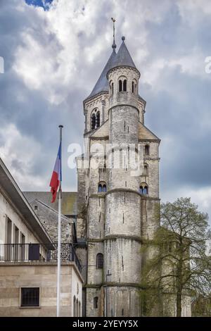 Die Abtei Nivelles ist eine ehemalige Kaiserabtei des Heiligen Römischen Reiches, gegründet um 650. In Nivelles, Belgien, Europa Stockfoto