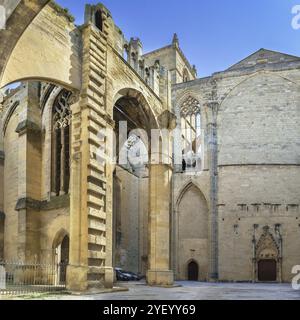 Die Kathedrale von Narbonne ist eine römisch-katholische Kirche in der Stadt Narbonne, Frankreich, Europa Stockfoto