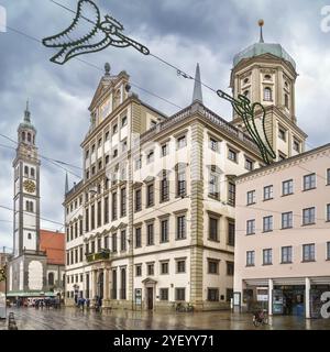 Perlachtower mit Rathaus im Stadtzentrum Augsburgs, Deutschland, Europa Stockfoto