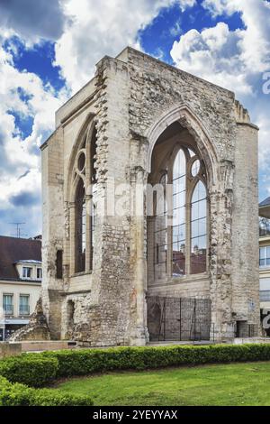 Ruinen der Stiftskirche Saint Barthelemy in Beauvais, Frankreich, Europa Stockfoto