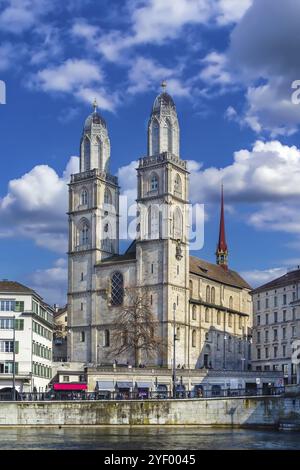 Grossmunster ist eine evangelische Kirche im romanischen Stil in Zürich, Schweiz, Europa Stockfoto