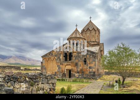 Hovhannavank ist ein mittelalterliches Kloster im Dorf Ohanavan in Armenien Stockfoto