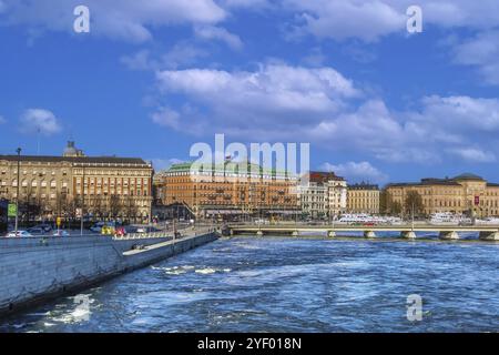 Blick auf den Damm im Zentrum Stockholms mit Grand Hotel, Schweden, Europa Stockfoto