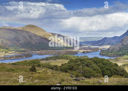 Die Landschaft von Ladies View ist ein malerischer Aussichtspunkt auf der Touristenroute Ring of Kerry. Irland Stockfoto