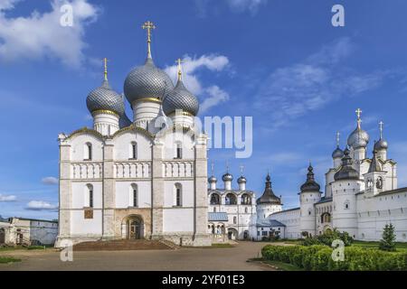 Rostower Kreml mit Himmelfahrt Kathedrale, Russland, Europa Stockfoto