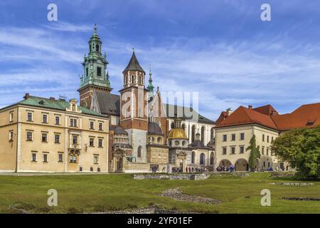 Königliche Kathedrale Basilika der Heiligen Stanislaus und Wenzel auf dem Wawel-Hügel, auch bekannt als Wawel-Kathedrale in Krakau, Polen, Europa Stockfoto