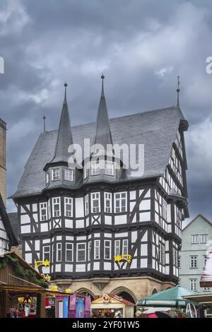 Alsfeld Rathaus am Hauptplatz in der weihnachtszeit, Deutschland, Europa Stockfoto