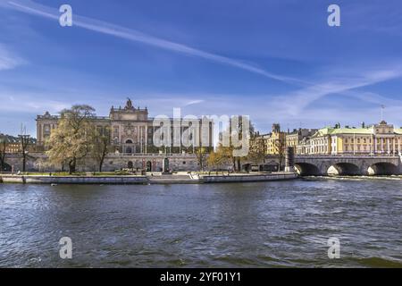 Blick auf Riksdag am Ufer im Zentrum von Stockholm, Schweden, Europa Stockfoto