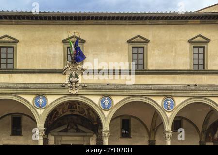 Ospedale degli Innocenti (Krankenhaus der Unschuldigen) ist ein historisches Gebäude in Florenz, Italien, Europa Stockfoto