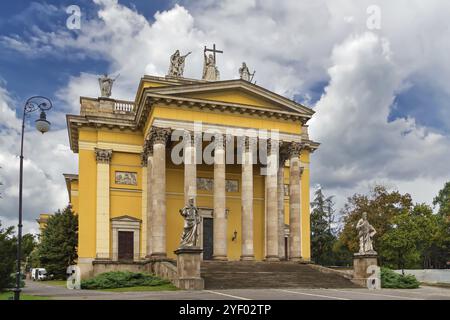 Die Basilika St. Johannes des Apostels, auch Eger-Kathedrale genannt, ist ein religiöses Gebäude in Eger, Ungarn, Europa Stockfoto