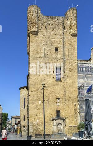 Ehemaliger Palast der Erzbischöfe in Narbonne, Frankreich. Turm Stockfoto