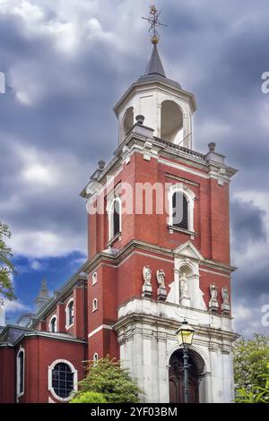 Glockenturm St. John Baptist Barowue Kirche bei Aachen, deutsch Stockfoto