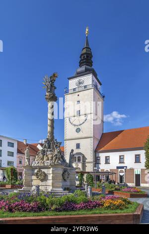 Der Stadtturm ist eines der wichtigsten historischen Denkmäler von Trnava, Slowakei, Europa Stockfoto