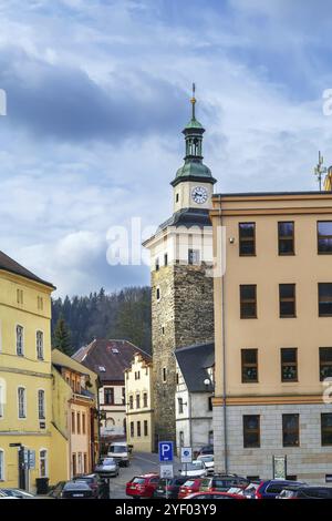 Der schwarze Turm war Teil der unteren Burg in Loket, Tschechische republik Stockfoto