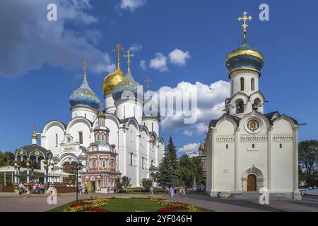 Mariä Himmelfahrt-Kathedrale in Dreifaltigkeit Lavra von St. Sergius, Sergijew Posad, Russland, Europa Stockfoto