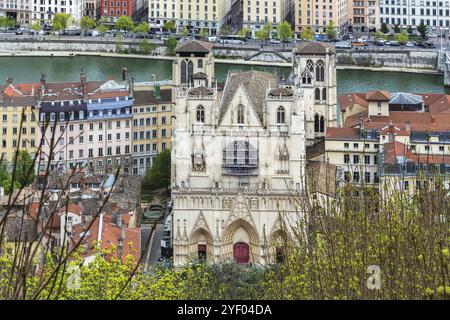 Blick auf Lyon mit Kathedrale von der Basilika Notre-Dame de Fourviere, Frane Stockfoto