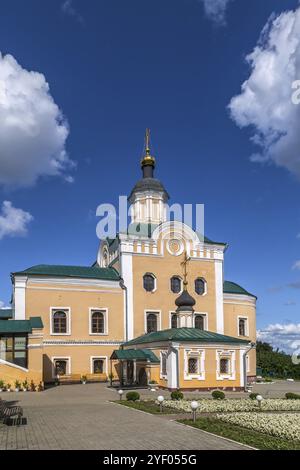 Orthodoxes Kloster der Heiligen Dreifaltigkeit in Smolensk, Russland, Europa Stockfoto