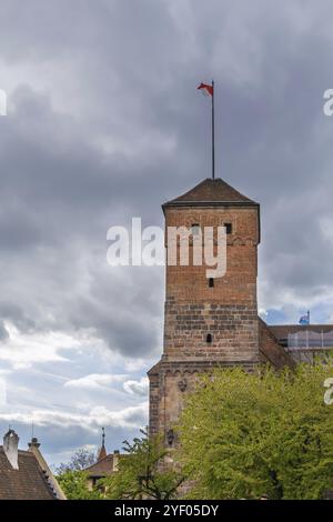 Heidenturm und Mauer im Schloss Nürnberg, Deutschland, Europa Stockfoto
