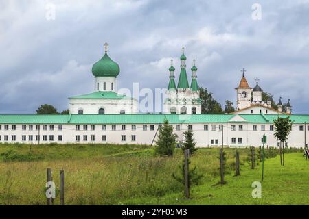 Das Alexander-Svirski-Kloster ist ein orthodoxes Kloster in der Region Leningrad, Russland. Ansicht des Trinity-Teils Stockfoto