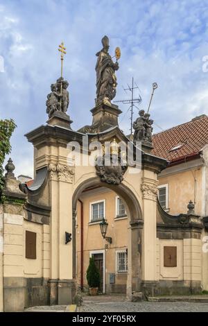 Tor im Kloster Strahov, Prag Stockfoto