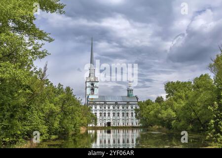 Peter-und-Paul-Kirche im Peter-und-Paul-Park in Jaroslawl, Russland, Europa Stockfoto