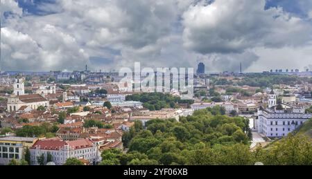 Panoramablick auf Vilnius von drei Kreuzen Hügel, Litauen, Europa Stockfoto