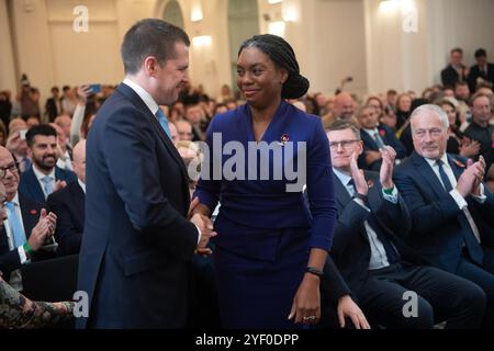 London, Großbritannien. November 2024. Robert Jenrick und Kemi Badenoch bei der Ankündigung der Führung der Konservativen Partei an der 8 Northumberland Avenue. Quelle: Justin Ng/Alamy Live News. Stockfoto