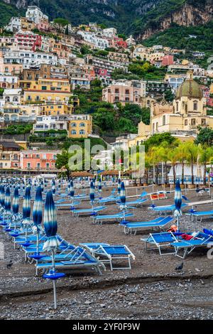 Strand in Positano, Amalfiküste, Kampanien, Italien Stockfoto