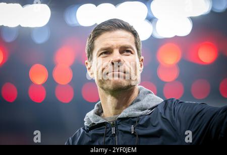 Leverkusen, Deutschland. November 2024. Trainer Xabi Alonso (Leverkusen) Bayer Leverkusen - VfB Stuttgart 01.11.2024 Copyright (nur für journalistisch Stockfoto