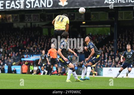 Southend, England. November 2024. Miles Leaburn erzielt beim Spiel der ersten Runde des Emirates FA Cup zwischen Southend United und Charlton Athletic in der Roots Hall, Southend. Kyle Andrews/Alamy Live News. Stockfoto