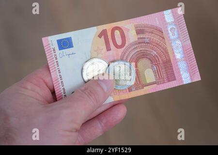 Symbolisches Foto der Einführung eines Mindestlohns von 14 Euro Stockfoto