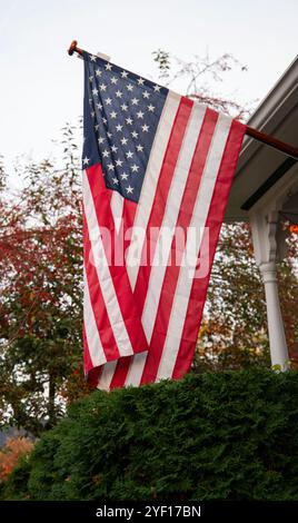 Das historische Wickford, RI. Oktober 31, 2024. Wähler unterschreiben auf Rasenflächen im Historic Wickford, RI. @ Veronica Bruno / Alamy Live News Stockfoto