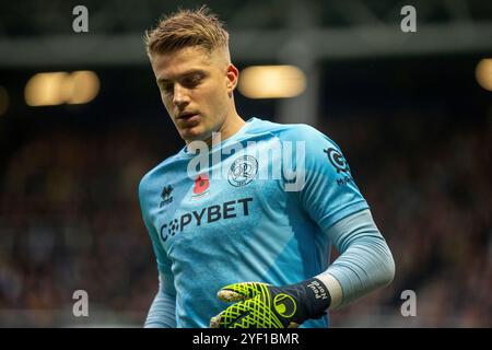 Paul Nardi von Queens Park Rangers während des Sky Bet Championship Matches zwischen Queens Park Rangers und Sunderland im Loftus Road Stadium, London am Samstag, den 2. November 2024. (Foto: David Watts | MI News) Credit: MI News & Sport /Alamy Live News Stockfoto