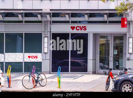 Washington, USA. November 2024. WASHINGTON, DC - 1. NOVEMBER: Ein CVS-Drogerie an der Pennsylvania Avenue in Washington, DC. (Foto: Tony Quinn/SipaUSA) Credit: SIPA USA/Alamy Live News Stockfoto