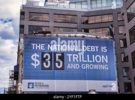 Washington, USA. November 2024. WASHINGTON, DC - 1. NOVEMBER: A Bill Board in Washington, DC. (Foto: Tony Quinn/SipaUSA) Credit: SIPA USA/Alamy Live News Stockfoto