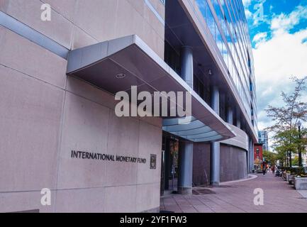 Washington, USA. November 2024. WASHINGTON, DC - 1. NOVEMBER: Das Gebäude des Internationalen Währungsfonds in Washington, DC (Foto: Tony Quinn/SipaUSA) Credit: SIPA USA/Alamy Live News Stockfoto