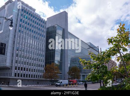 Washington, USA. November 2024. WASHINGTON, DC - 01. NOVEMBER: Das Gebäude der Weltbank in Washington, DC. (Foto: Tony Quinn/SipaUSA) Credit: SIPA USA/Alamy Live News Stockfoto