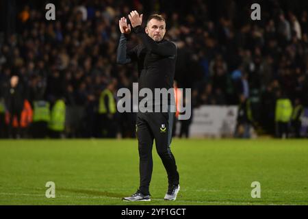 Southend, England. November 2024. Nathan Jones nach dem Spiel in der ersten Runde des Emirates FA Cup zwischen Southend United und Charlton Athletic in der Roots Hall, Southend. Kyle Andrews/Alamy Live News. Stockfoto