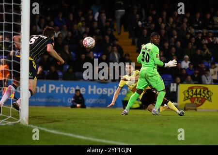 Southend, England. November 2024. Gassan Ahadme erzielte in der ersten Runde des Emirates FA Cup zwischen Southend United und Charlton Athletic in der Roots Hall, Southend. Kyle Andrews/Alamy Live News. Stockfoto