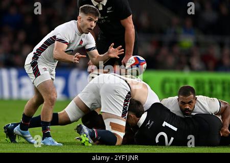 Twickenham, Vereinigtes Königreich. November 2024. Herbst International. England V Neuseeland. Allianz Stadium. Twickenham. Harry Randall (England) reist während des England V New Zealand Autumn International Rugby-Spiels im Allianz Stadium in London, Großbritannien. Quelle: Sport In Pictures/Alamy Live News Stockfoto