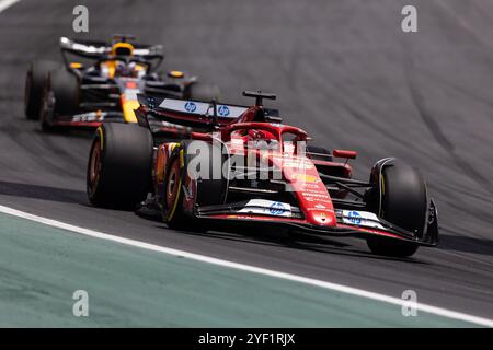 Rio de Janeiro, Rio de Janeiro, BRA. November 2024. SAO PAULO, BRASILIEN - 02. NOVEMBER: CHARLES LECLERC fährt den SCUDERIA FERRARI während des Sprint Race vor dem Formel 1 Grand Prix von Brasilien im Autodromo Jose Carlos Pace am 2. November 2024 in Sao Paulo, Brasilien. (Kreditbild: © Ruano Carneiro/ZUMA Press Wire) NUR REDAKTIONELLE VERWENDUNG! Nicht für kommerzielle ZWECKE! Stockfoto