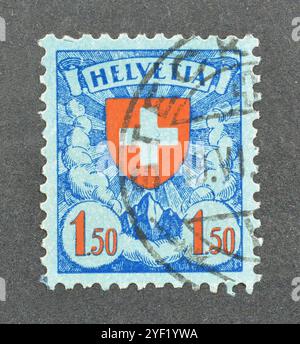 Gestempelte Briefmarke, gedruckt von der Schweiz, das Wappen zeigt, um 1924. Stockfoto