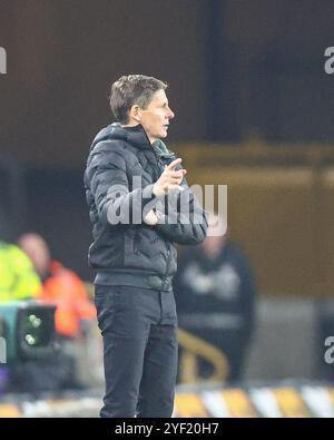 Kristallpalastmanager Oliver Glasner gibt Anweisungen während des Premier League-Spiels zwischen Wolverhampton Wanderers und Crystal Palace in Molineux, Wolverhampton am Samstag, den 2. November 2024. (Foto: Stuart Leggett | MI News) Credit: MI News & Sport /Alamy Live News Stockfoto