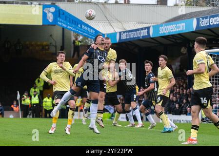 Roots Hall, Southend on Sea, Essex, Großbritannien. November 2024. Das Nationalliga-Team Southend Utd war Gastgeber der Liga One Side Charlton Athletic in der ersten Runde des FA Cups, während die Saison unter neuer Besetzung fortgesetzt wird. Das Spiel endete 4-3 gegen Charlton nach Verlängerung Stockfoto