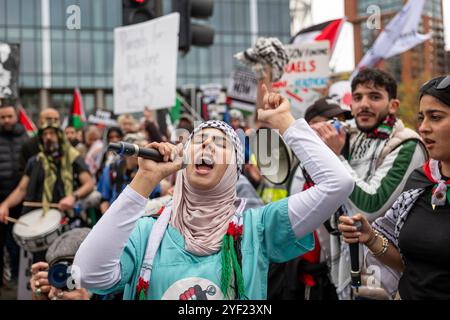 London / Großbritannien. NOVEMBER 2024. Die nationale Demostration für palästina fand in london mit einem marsch von Whitehall zur US-Botschaft statt. Aubrey Fagon / Alamy Live News Stockfoto