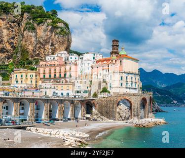 Atrani, Amalfiküste, Kampanien, Italien, Europa. Stockfoto