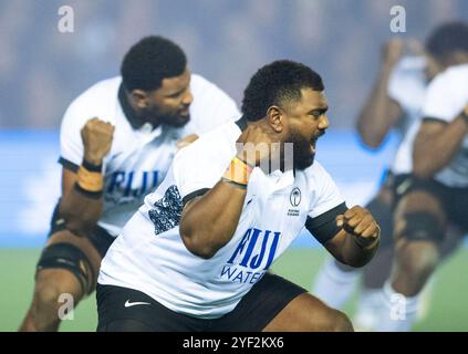 Herbstserie: Schottland gegen Fidschi. November 2024. Die Fidschi-Mannschaft spielt den Cibi, bevor Schottland in ihrem ersten Spiel der Autumn Series gegen Fidschi antritt. Im Scottish Gas Murrayfield, Edinburgh, UK Credit: Ian Jacobs/Alamy Live News Stockfoto