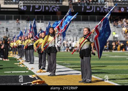 Boone, North Carolina, USA. November 2024. Ein Blick auf den Farbschutz der Appalachian State Mountaineers vor dem Fußballspiel App State Mountaineers vs Old Dominion Monarchs im Kidd Brewer Stadium in Boone, NC am 2. November 2024. (Kreditbild: © Cory Knowlton/ZUMA Press Wire) NUR REDAKTIONELLE VERWENDUNG! Nicht für kommerzielle ZWECKE! Quelle: ZUMA Press, Inc./Alamy Live News Stockfoto