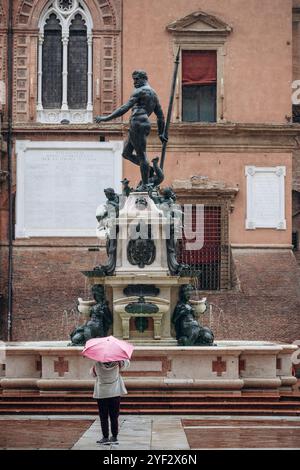 Bologna, Italien - 6. Oktober 2024: Neptunbrunnen auf dem gleichnamigen Platz Piazza del Nettuno in Bologna Stockfoto